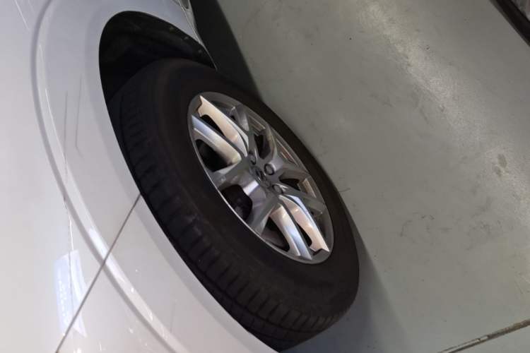 Used Volvo XC60 2018 T5 4x4 Zhiyi Edition Left Front Wheel Hub