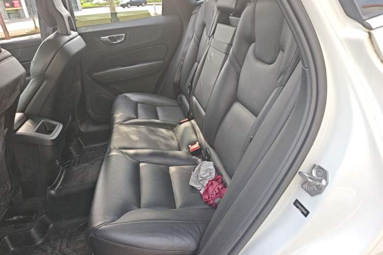 Used Volvo XC60 2018 T5 4x4 Smart Edition Left Rear Seat