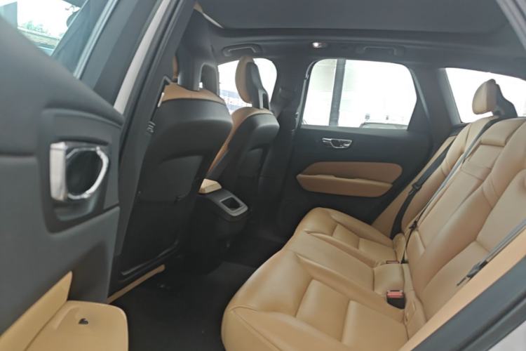 Used Volvo XC60 2018 T5 4x4 Zhiyi Edition Left Rear Seat