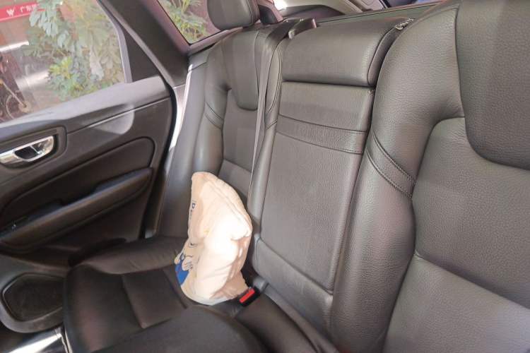 Used Volvo XC60 2018 T5 4x4 Zhiya Luxury Edition Left Rear Seat