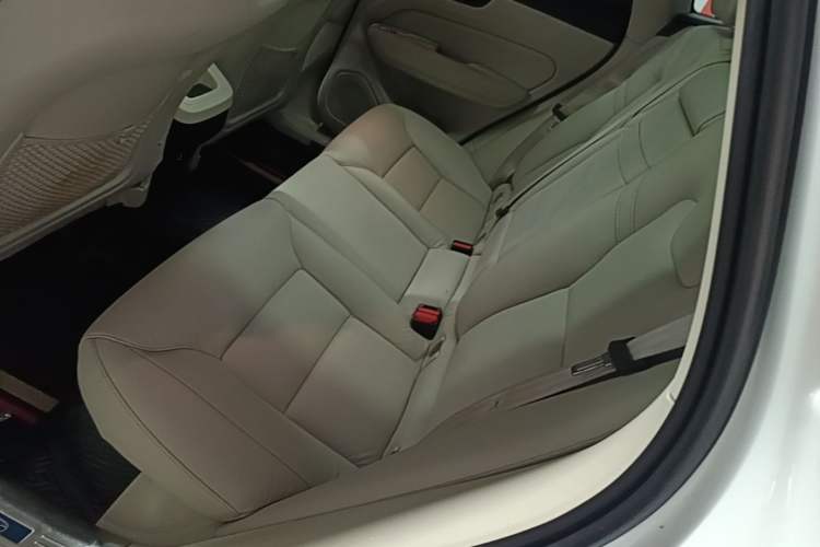 Used Volvo XC60 2018 T5 4x4 Smart Edition Left Rear Seat