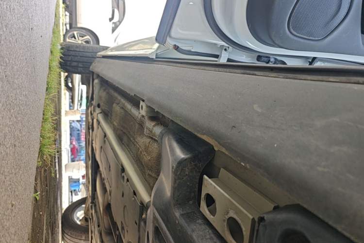 Used Volvo XC60 2018 T5 4x4 Smart Edition Left Side Sill