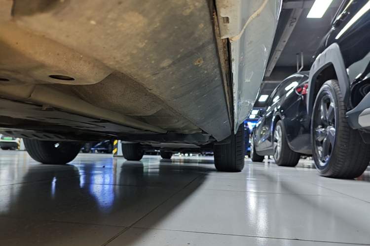 Used Volvo XC60 2018 T5 4x4 Smart & Sporty Edition Left Side Sill