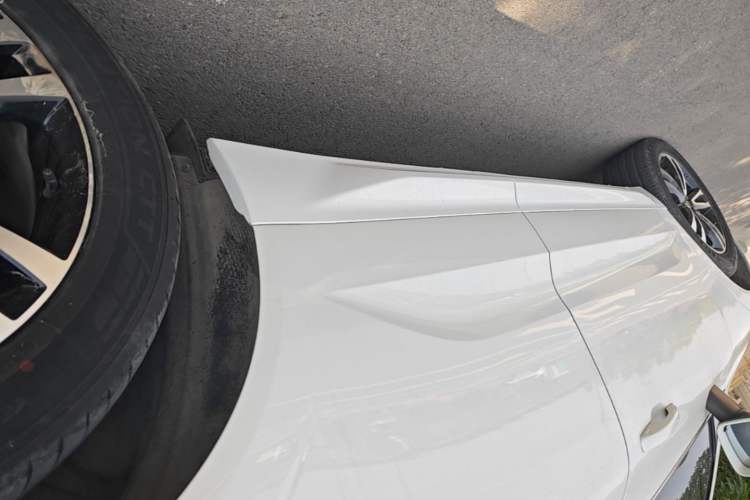 Used Volvo XC60 2018 T5 4x4 Smart Edition Left Side Sill