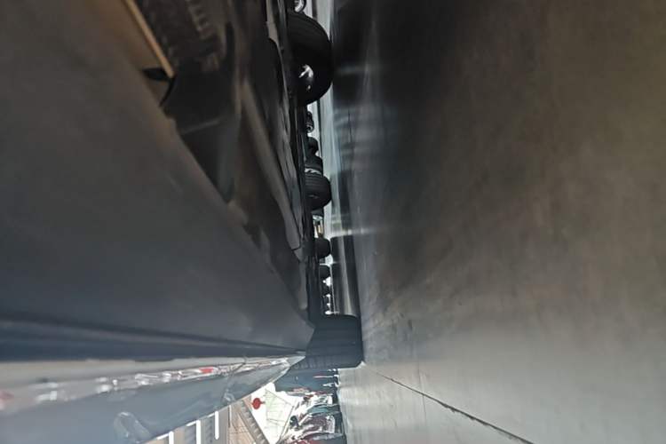 Used Volvo XC60 2018 T5 4x4 Smart & Sporty Edition Left Side Sill