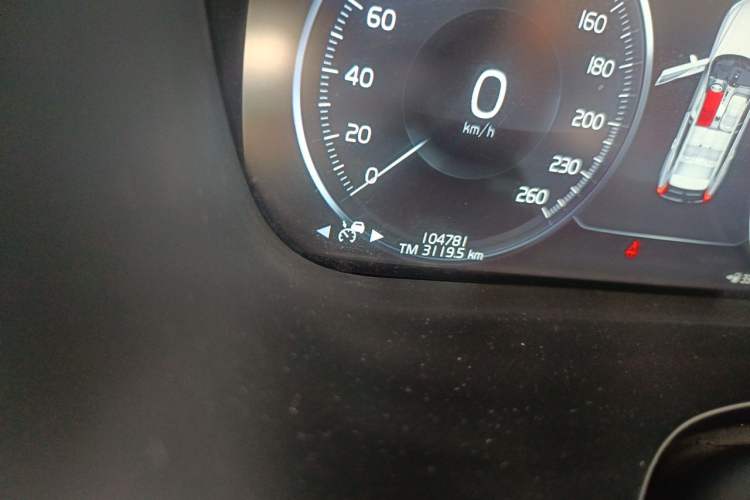 Used Volvo XC60 2018 T5 4x4 Zhiya Luxury Edition Odometer Close Up