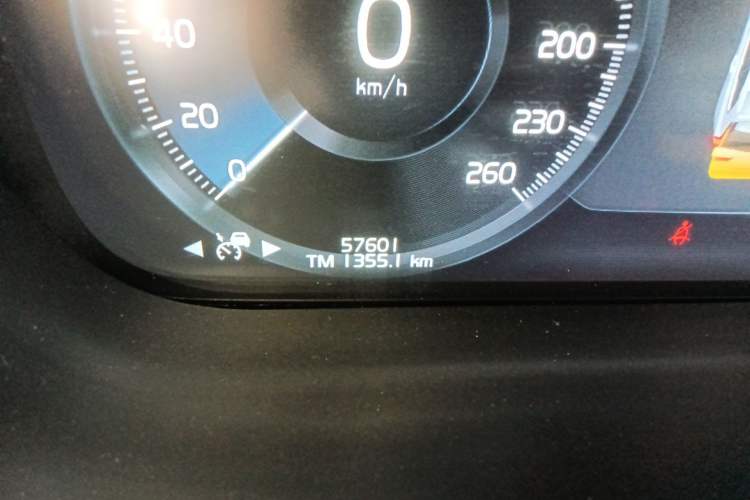 Used Volvo XC60 2018 T5 4x4 Smart & Sporty Edition Odometer Close Up