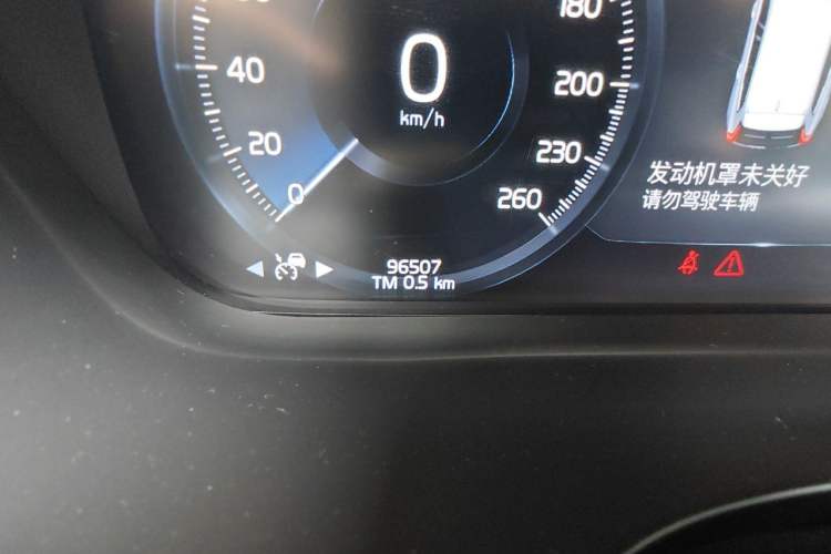 Used Volvo XC60 2018 T5 4x4 Smart & Sporty Edition Odometer Close Up