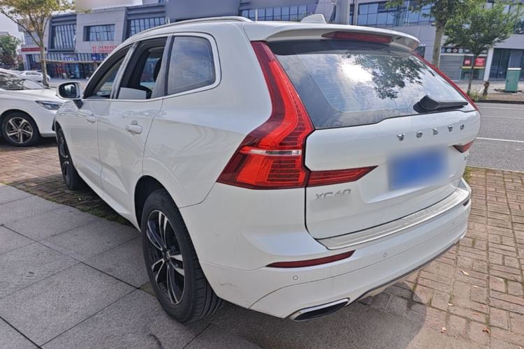 Used Volvo XC60 2018 T5 4x4 Smart Edition Rear Left 45 Deg