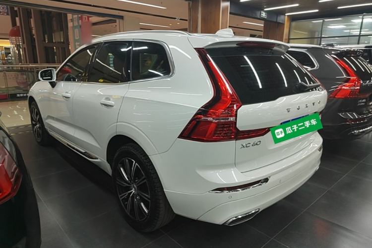 Used Volvo XC60 2018 T5 4x4 Zhiya Luxury Edition Rear Left 45 Deg