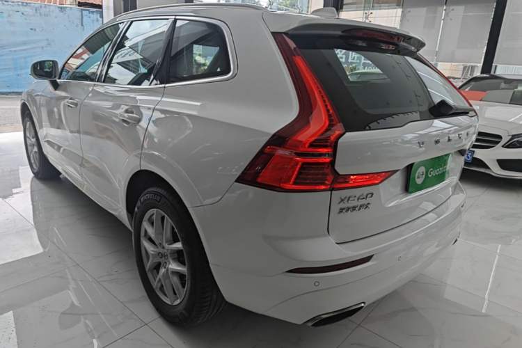 Used Volvo XC60 2018 T5 4x4 Zhiyi Edition Rear Left 45 Deg