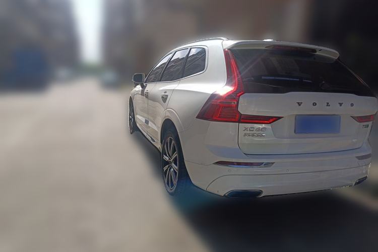 Used Volvo XC60 2018 T5 4x4 Zhiya Luxury Edition Rear Left 45 Deg