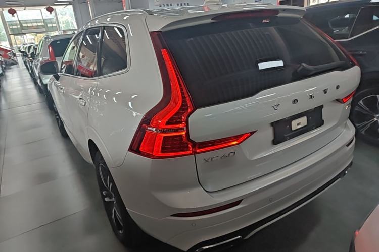 Used Volvo XC60 2018 T5 4x4 Smart & Sporty Edition Rear Left 45 Deg