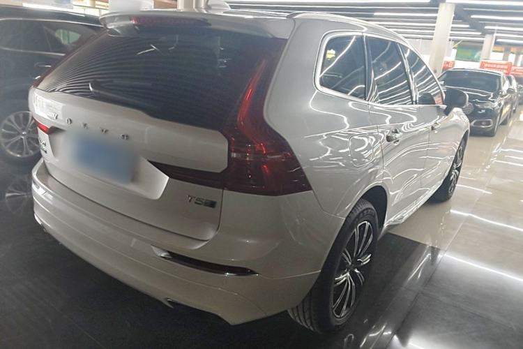 Used Volvo XC60 2018 T5 4x4 Zhiya Luxury Edition Rear Right 45 Deg