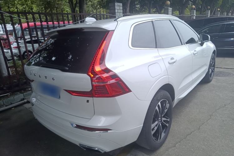Used Volvo XC60 2018 T5 4x4 Smart Edition Rear Right 45 Deg