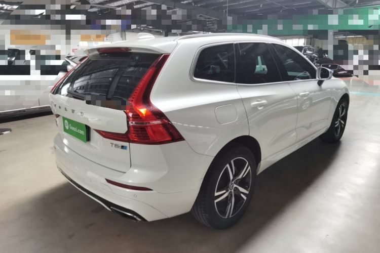 Used Volvo XC60 2018 T5 4x4 Smart & Sporty Edition Rear Right 45 Deg