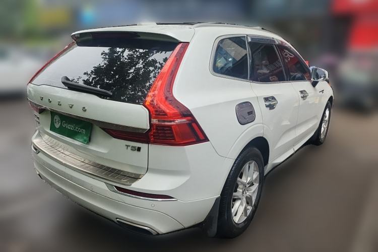 Used Volvo XC60 2018 T5 4x4 Zhiyi Edition Rear Right 45 Deg