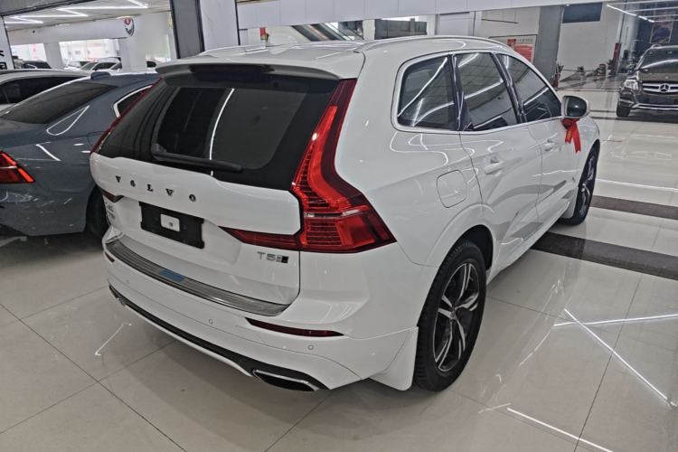 Used Volvo XC60 2018 T5 4x4 Smart & Sporty Edition Rear Right 45 Deg