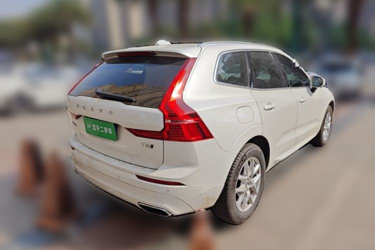 Used Volvo XC60 2018 T5 4x4 Zhiyi Edition Rear Right 45 Deg