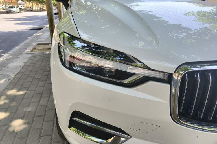 Used Volvo XC60 2018 T5 4x4 Zhiyi Edition Right Front Headlight