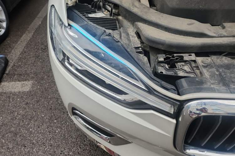 Used Volvo XC60 2018 T5 4x4 Zhiyi Edition Right Front Headlight