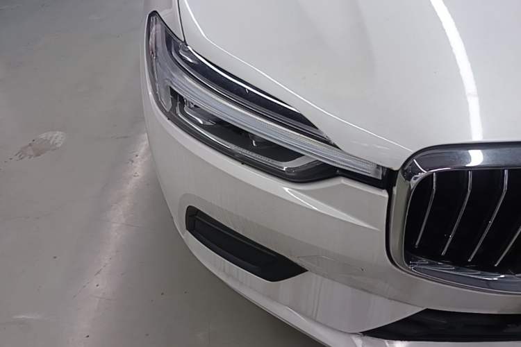 Used Volvo XC60 2018 T5 4x4 Smart Edition Right Front Headlight