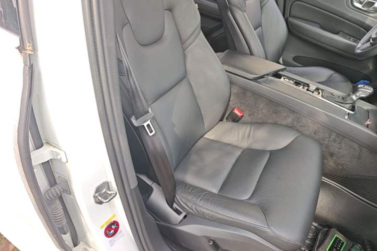 Used Volvo XC60 2018 T5 4x4 Smart Edition Right Front Seat