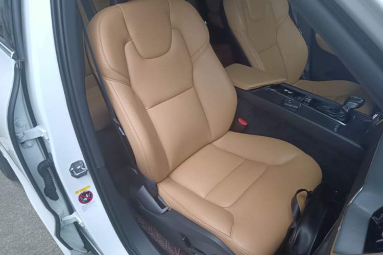 Used Volvo XC60 2018 T5 4x4 Smart Edition Right Front Seat