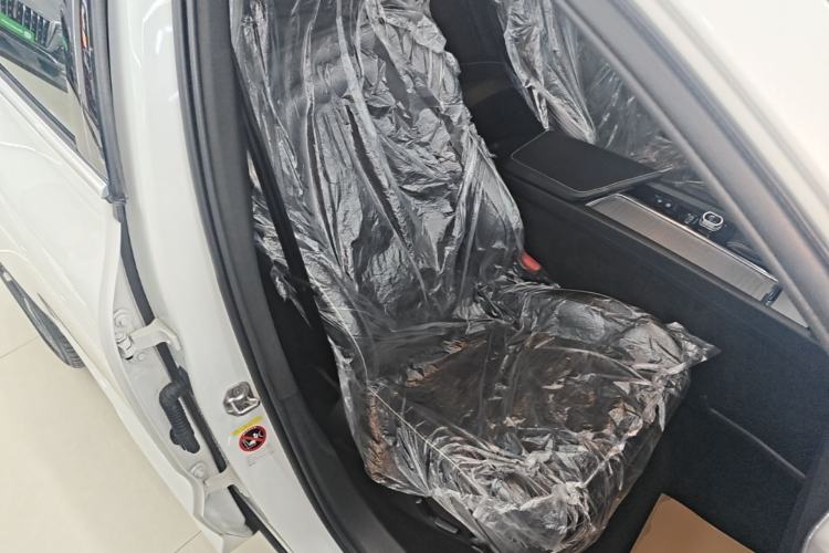 Used Volvo XC60 2018 T5 4x4 Smart & Sporty Edition Right Front Seat