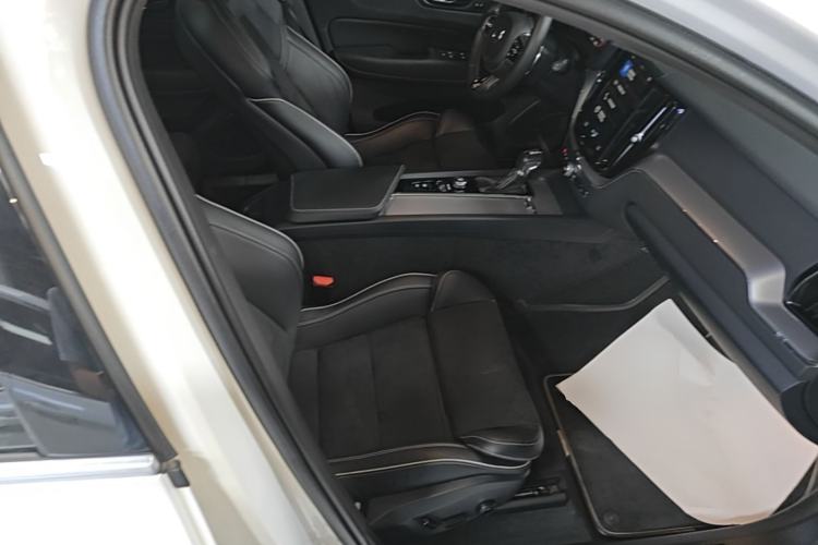 Used Volvo XC60 2018 T5 4x4 Smart & Sporty Edition Right Front Seat