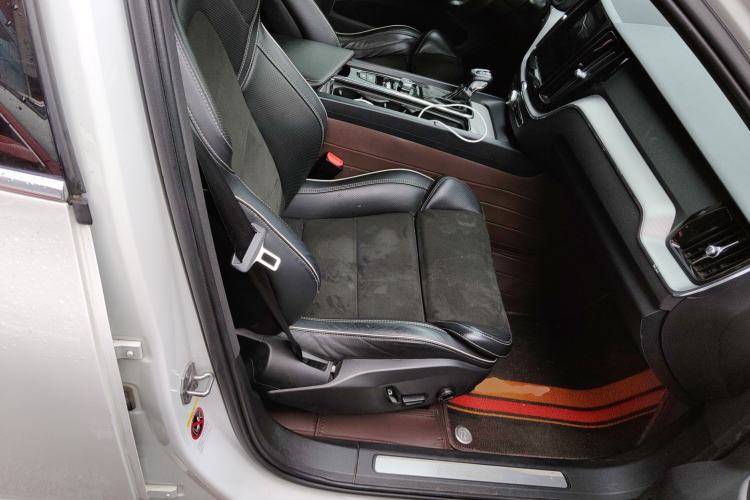 Used Volvo XC60 2018 T5 4x4 Smart & Sporty Edition Right Front Seat