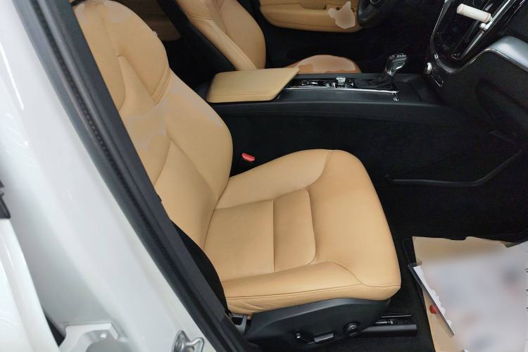 Used Volvo XC60 2018 T5 4x4 Zhiyi Edition Right Front Seat