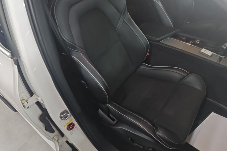 Used Volvo XC60 2018 T5 4x4 Smart & Sporty Edition Right Front Seat