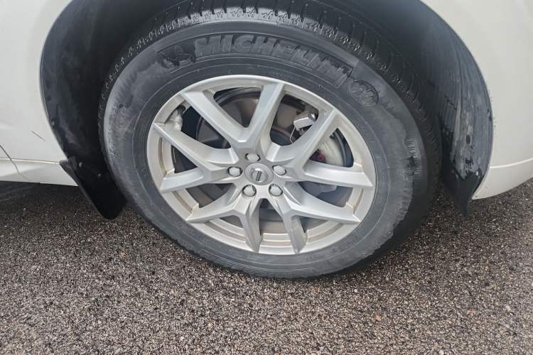 Used Volvo XC60 2018 T5 4x4 Zhiyi Edition Right Front Wheel Hub