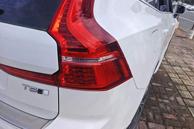 Used Volvo XC60 2018 T5 4x4 Smart Edition Right Rear Taillight