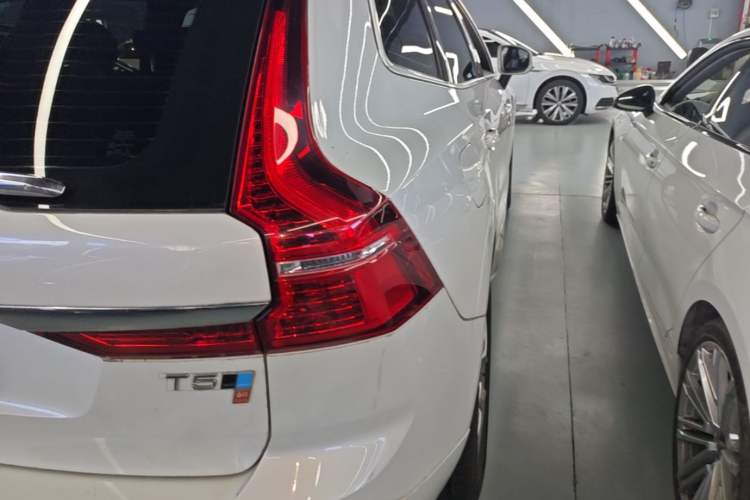 Used Volvo XC60 2018 T5 4x4 Zhiyi Edition Right Rear Taillight