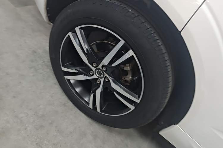 Used Volvo XC60 2018 T5 4x4 Smart & Sporty Edition Right Rear Wheel Hub