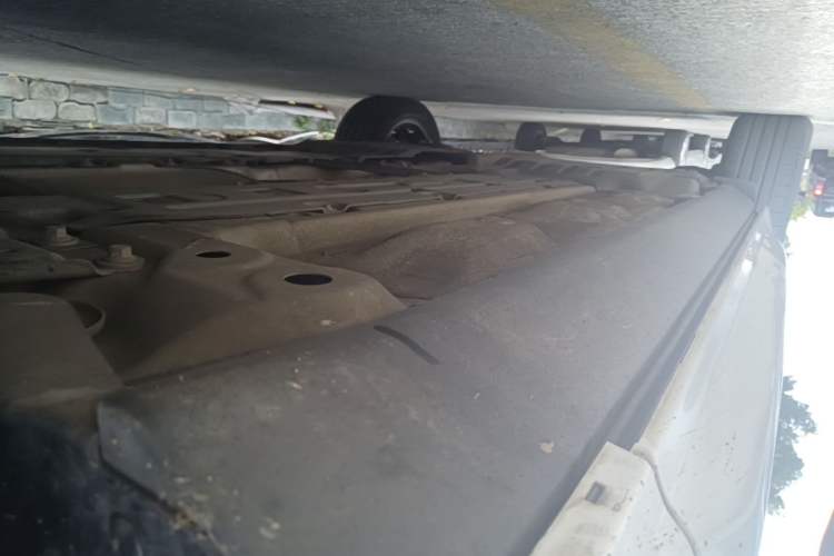 Used Volvo XC60 2018 T5 4x4 Smart Edition Right Side Sill