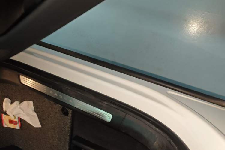 Used Volvo XC60 2018 T5 4x4 Zhiyi Edition Right Side Sill