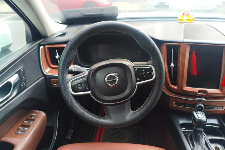 Used Volvo XC60 2018 T5 4x4 Zhiyi Edition Steering Wheel