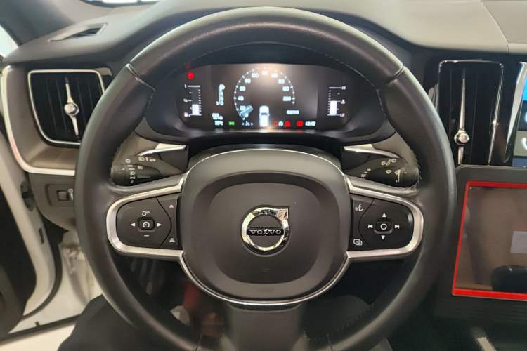 Used Volvo XC60 2018 T4 Zhiyi Edition Steering Wheel
