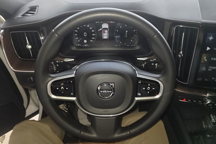 Used Volvo XC60 2018 T5 4x4 Zhiya Luxury Edition Steering Wheel