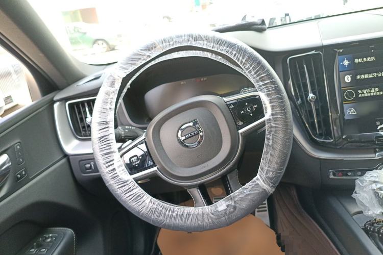Used Volvo XC60 2018 T5 4x4 Smart & Sporty Edition Steering Wheel