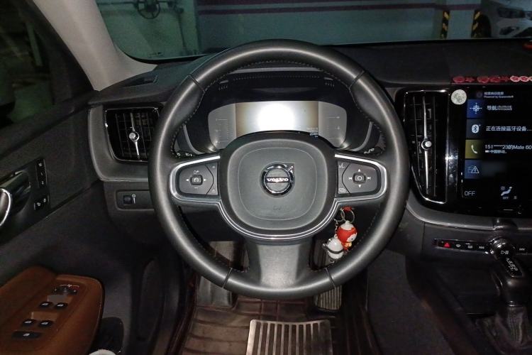 Used Volvo XC60 2018 T5 4x4 Zhiyi Edition Steering Wheel