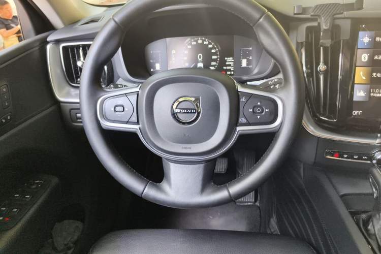 Used Volvo XC60 2018 T5 4x4 Zhiyi Edition Steering Wheel