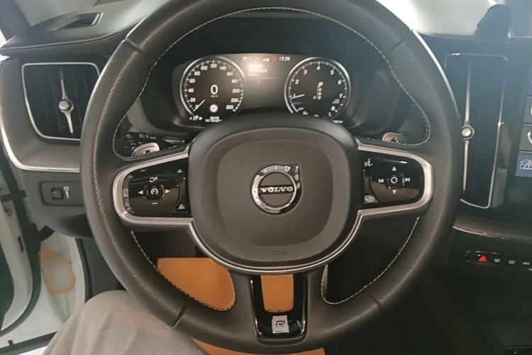 Used Volvo XC60 2018 T5 4x4 Zhiya Sport Edition Steering Wheel