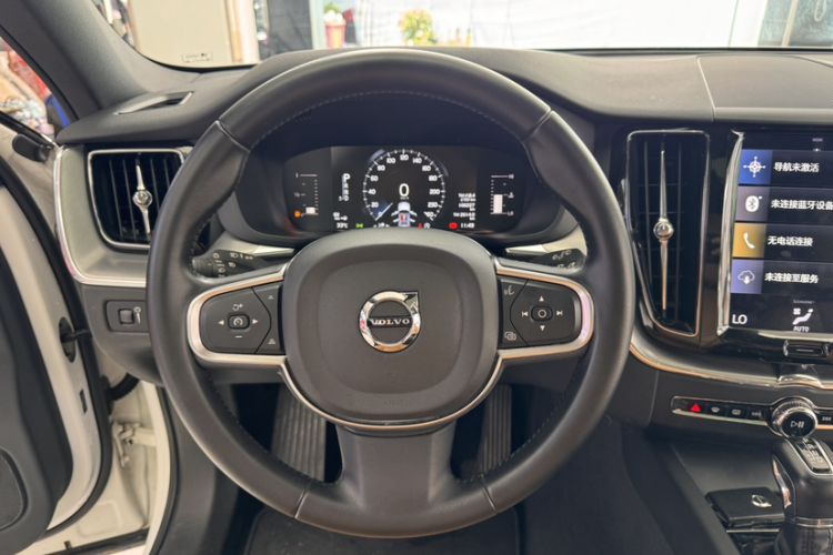 Used Volvo XC60 2018 T5 4x4 Zhiyi Edition Steering Wheel