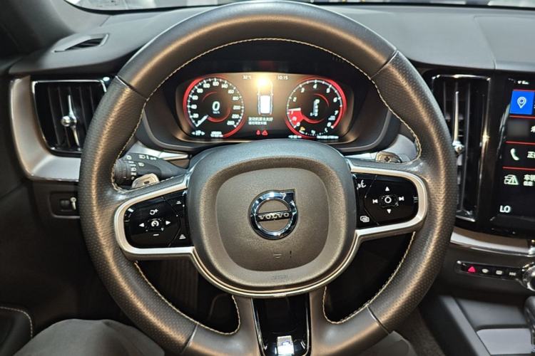 Used Volvo XC60 2018 T5 4x4 Smart & Sporty Edition Steering Wheel