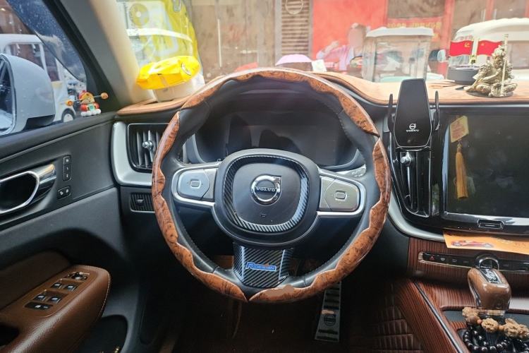 Used Volvo XC60 2018 T5 4x4 Zhiyi Edition Steering Wheel