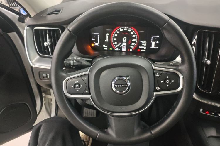 Used Volvo XC60 2018 T5 4x4 Zhiyi Edition Steering Wheel